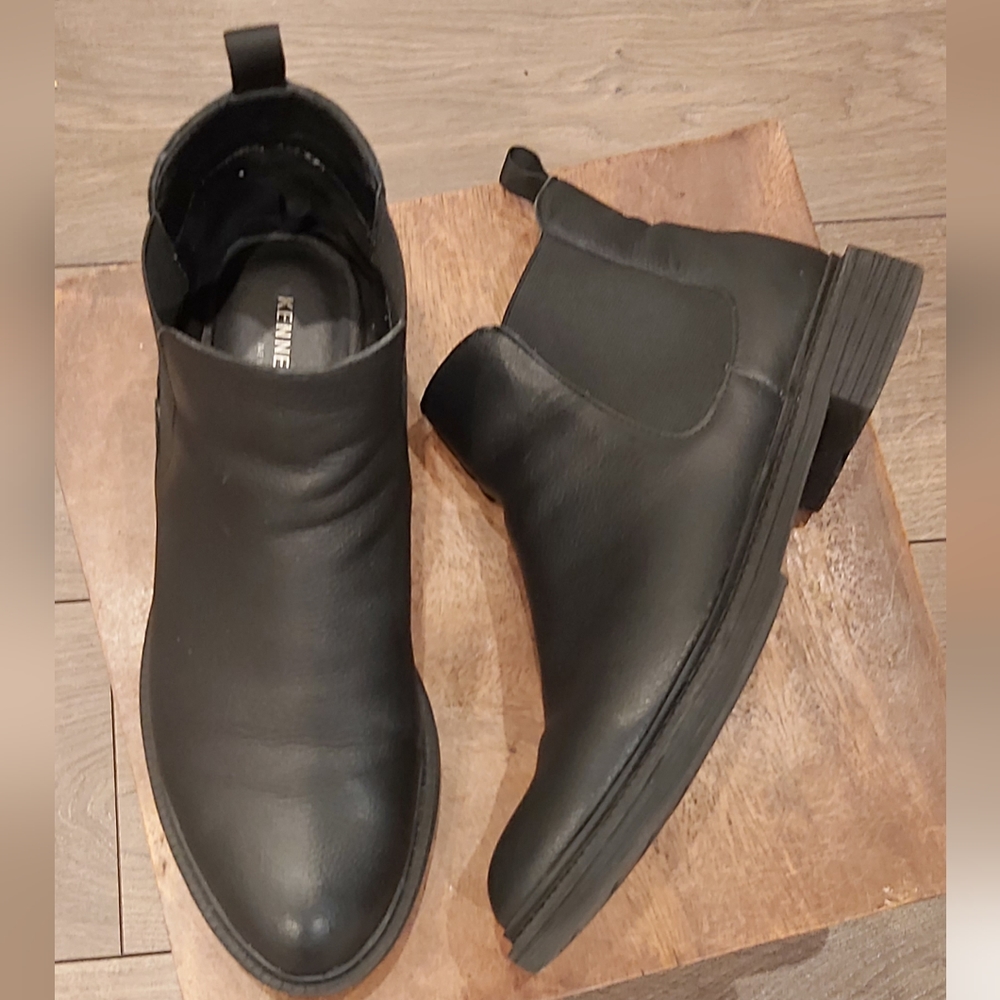 Kenneth Cole Chelsea boots